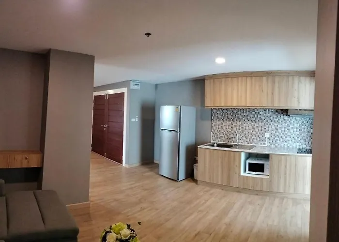 The Lux Ladprao 10