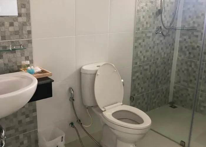 The Lux Ladprao 10
