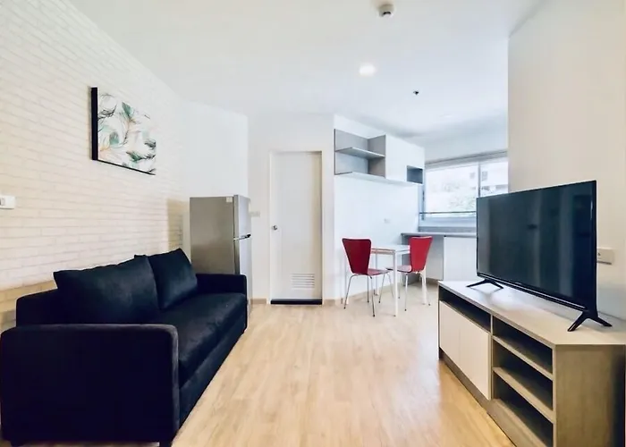 The Lux Ladprao 10