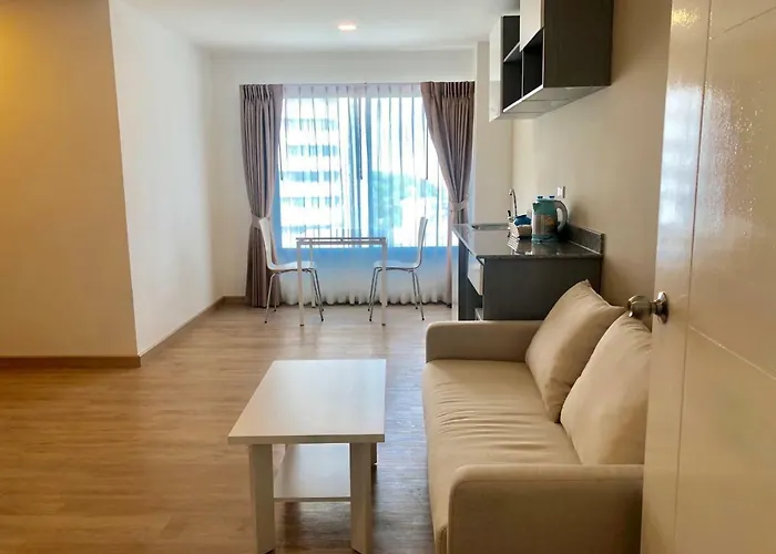 The Lux Ladprao 10 4* Bangkok
